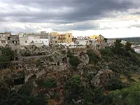 Veduta del villaggio rupestre di Santa Marina